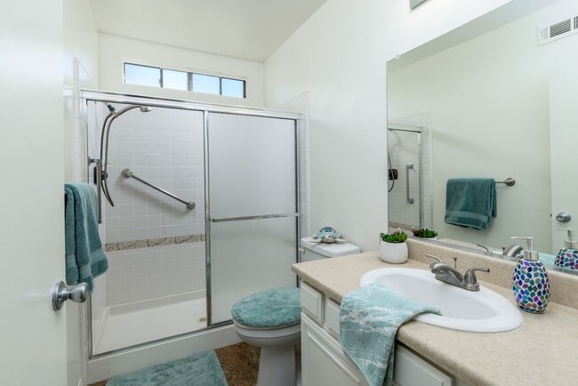 Building Photo - Leisure Village Rental - Popular Amalfi Mo...