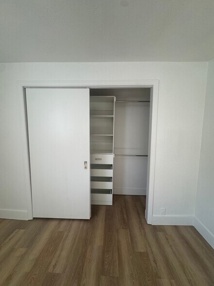 Bedroom 3 large closet - 3948 S Brandon St