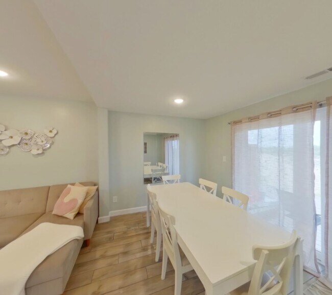 Building Photo - Ocean View