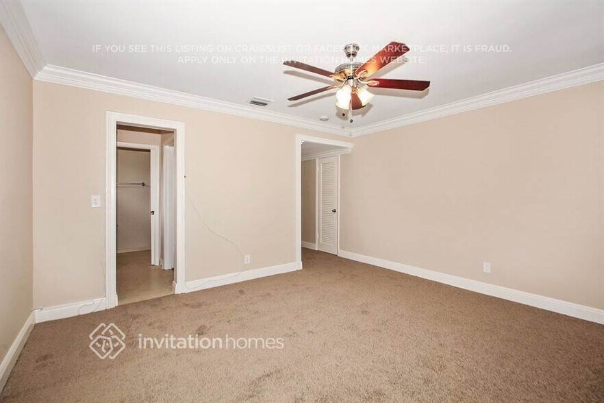 Building Photo - 200 SW 65th Way