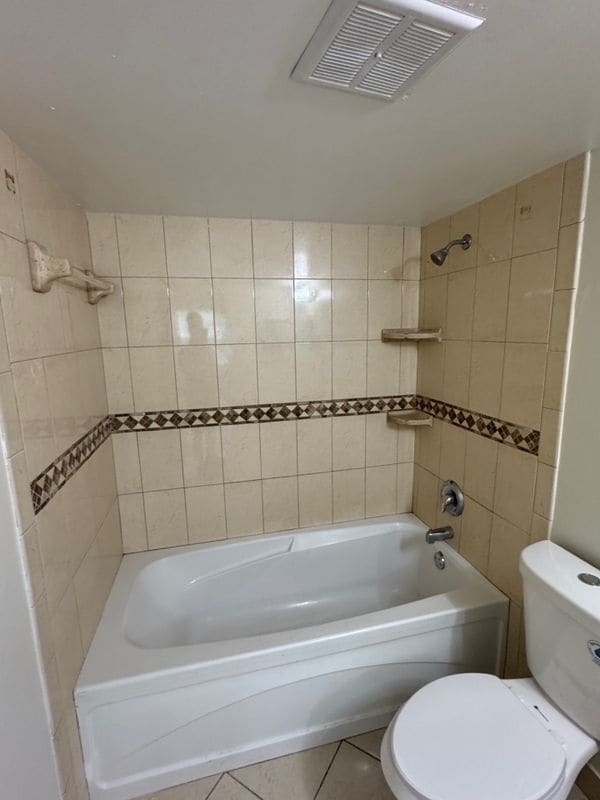 Building Photo - 3101 Oakland Shores Dr