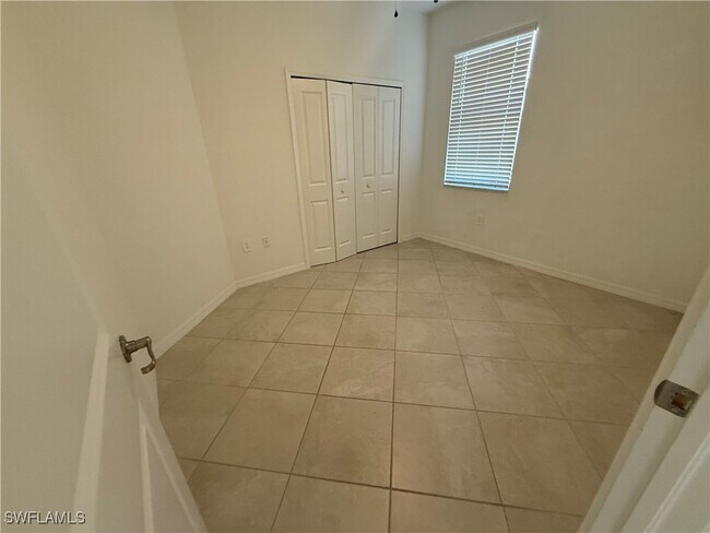 Building Photo - 2224 Dragonfruit Wy