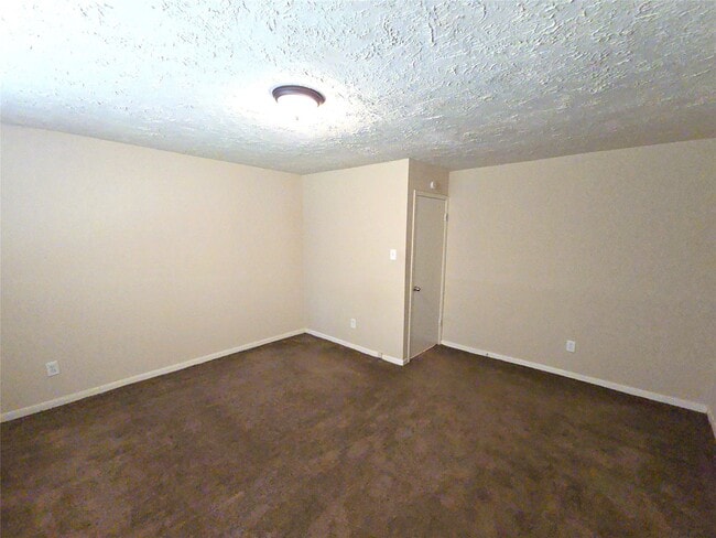 Building Photo - 4718 Reynaldo Dr