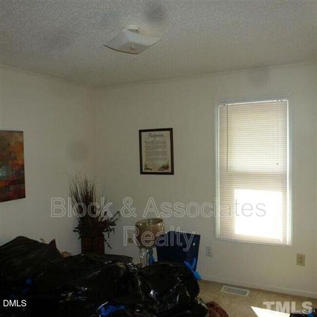 Building Photo - 124 Oak Hill Loop