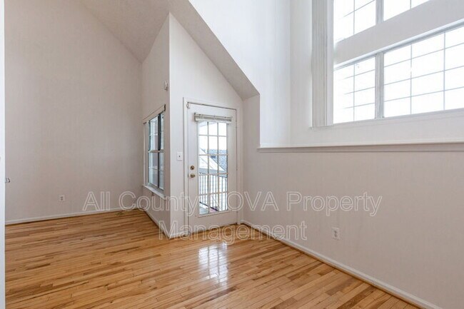 Building Photo - 14069 Vista Dr