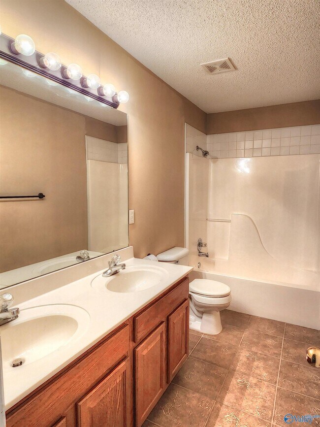 Building Photo - 227 Park Stone Dr