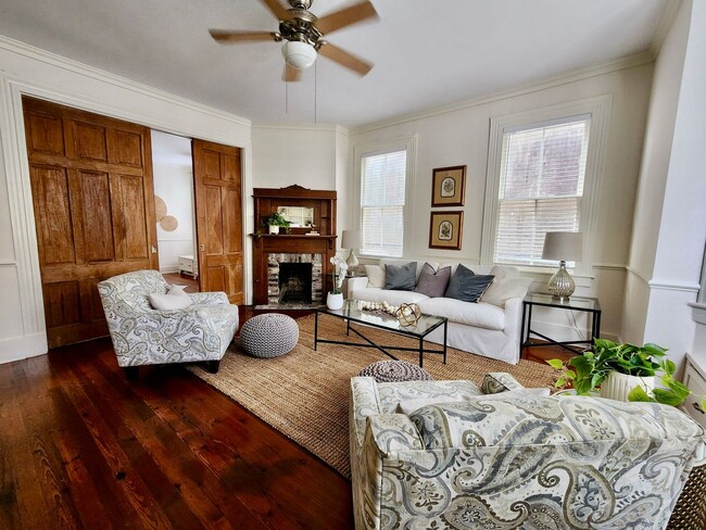 Building Photo - Beautiful, furnished, historic home just s...