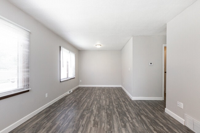 Building Photo - 29 Innsbruck Ln
