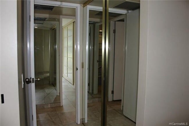 Building Photo - Makaha Valley Towers