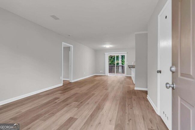 Building Photo - 3368 Lincolndale Ct