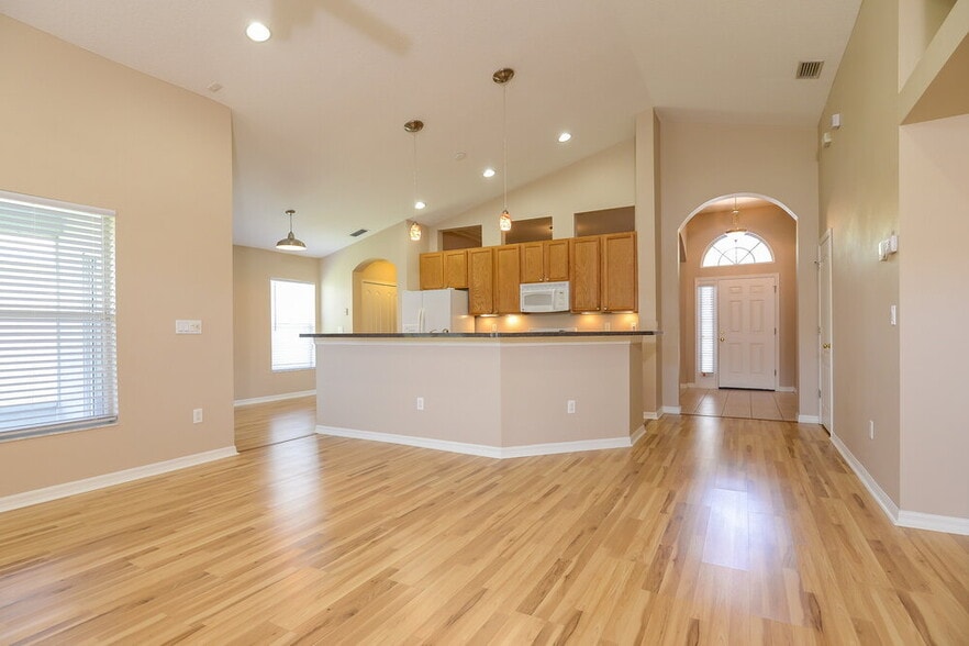 Building Photo - 22852 Hawk Hill Loop