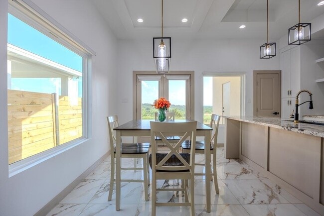 Building Photo - 3912 Texas Dr
