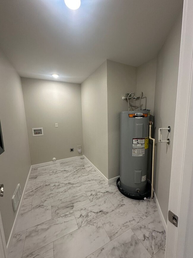 Building Photo - Brand New & Adorable 2 Bedroom, 2 Bathroom Unit in Saint Anthony! ($200 OFF OF FIRST MONTHS RENT!!!)