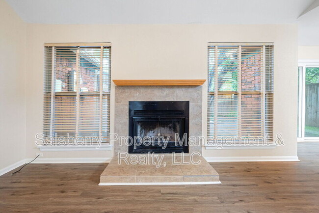 Building Photo - 255 Barclay Ave