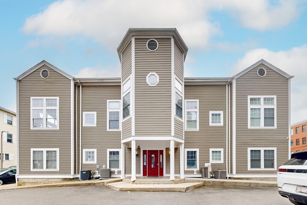 Building Photo - 111 W 8th St