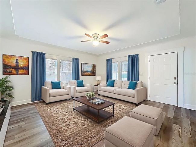 Building Photo - 944 18th Ave S