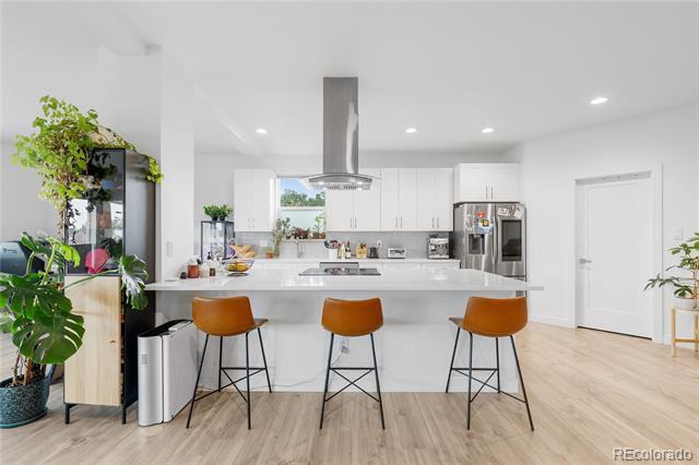 Building Photo - 1400 W Alaska Pl