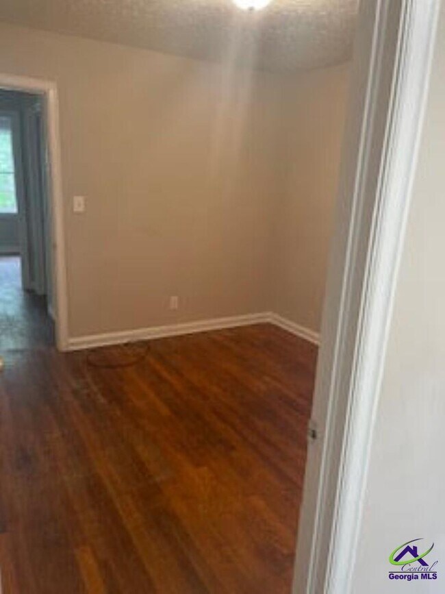 Building Photo - 106 Draper St