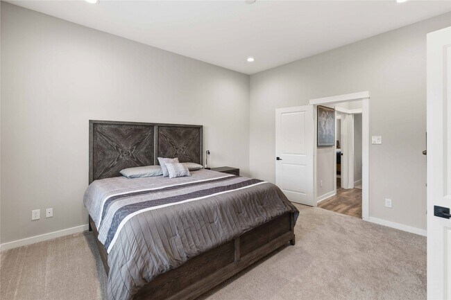 Building Photo - 417 Stonework Garden Ln