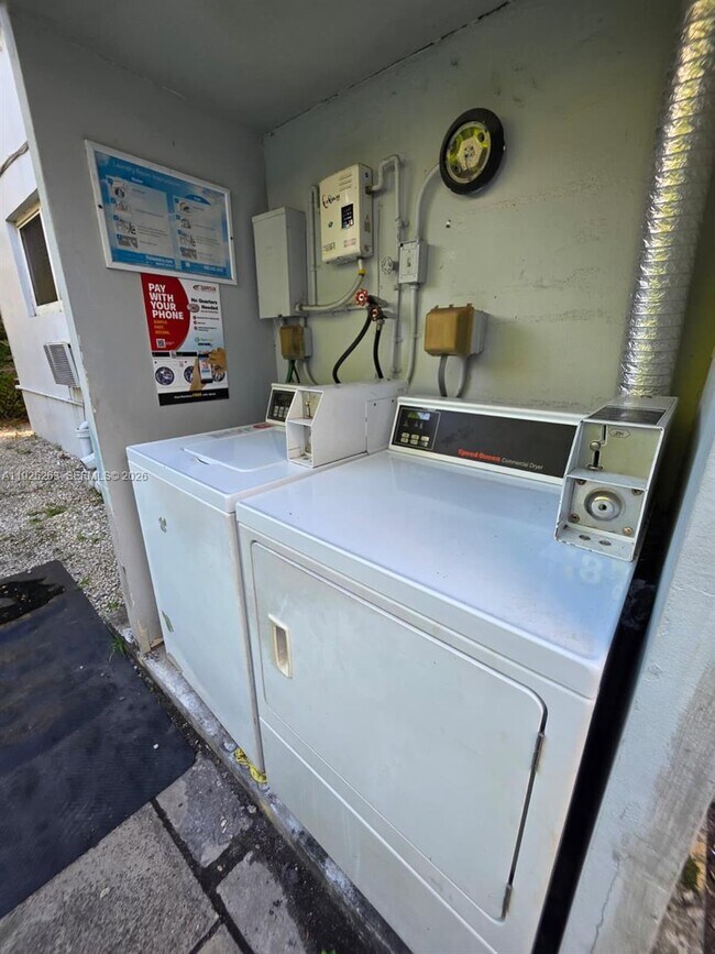 Building Photo - 7155 Rue Notre Dame