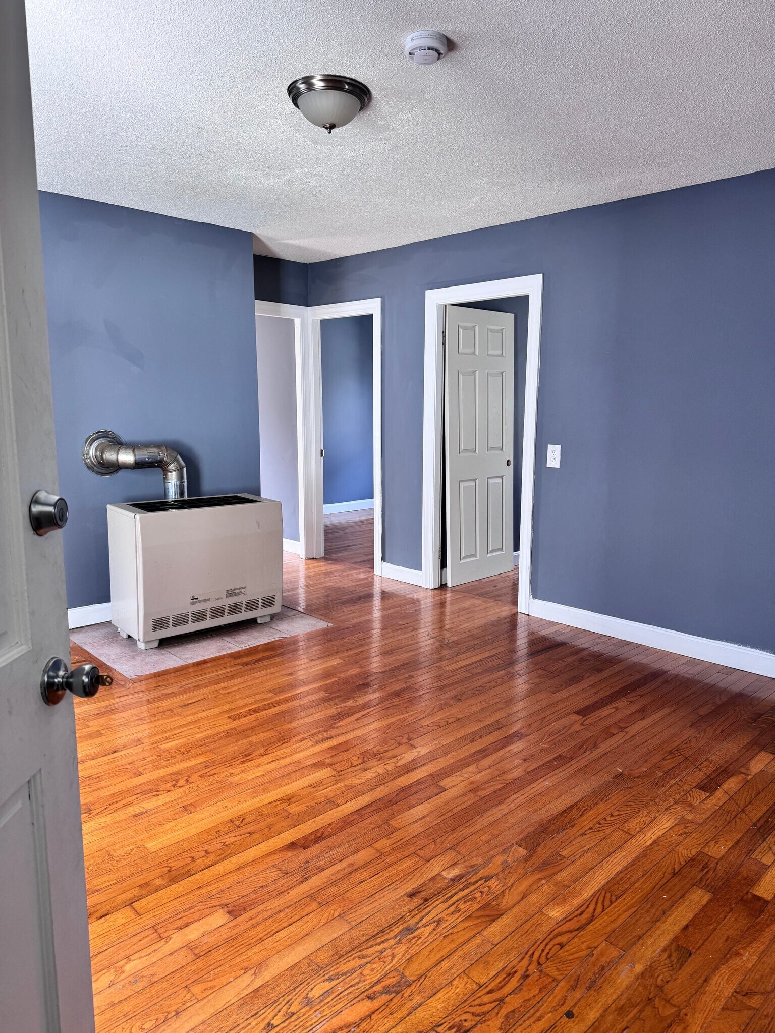 Building Photo - 18 Hall St