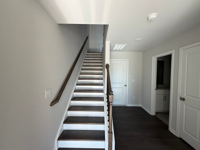 Building Photo - Carolina Springs