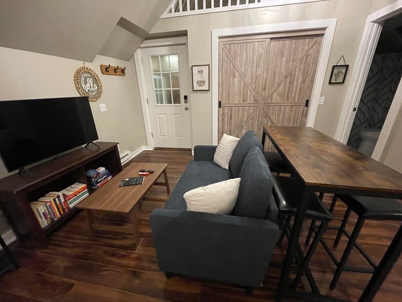 Building Photo - 20 N Main St