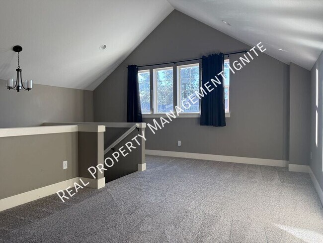 Building Photo - 1032 SE Leonel Ln