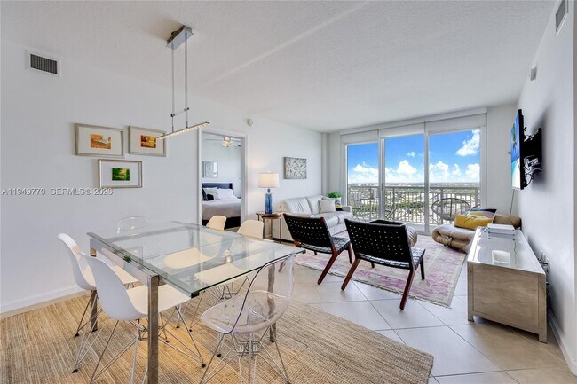 Building Photo - 19501 W Country Club Dr