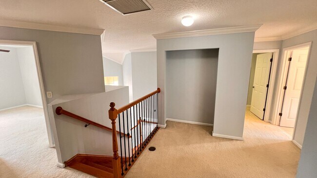 Building Photo - Available NOW! Stunning 4-Bedroom Home in ...