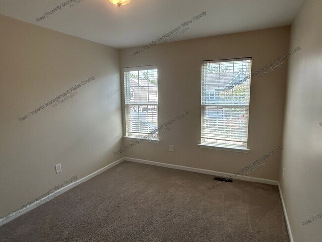 Building Photo - 1331 Lombar St