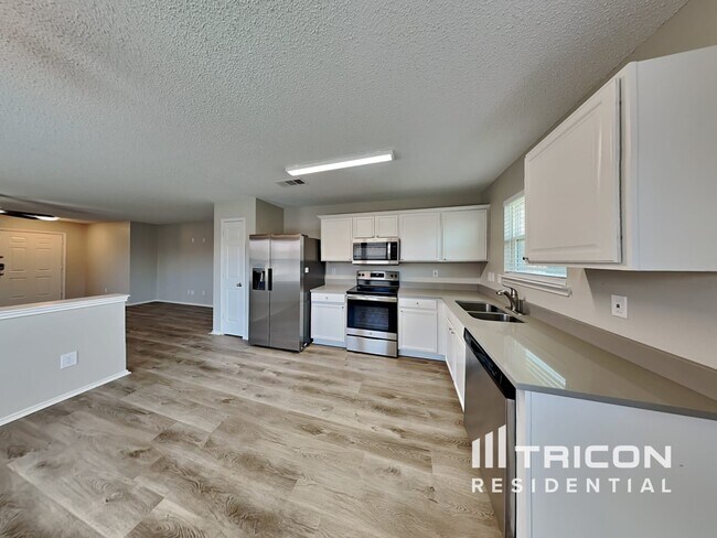 Building Photo - 6621 Swainson Trail