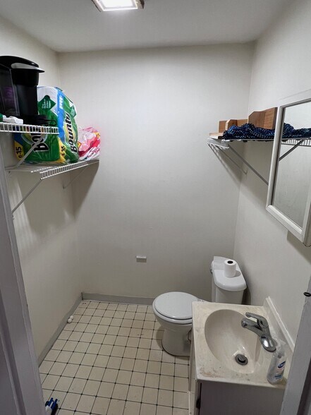 Building Photo - 2374 Victor St