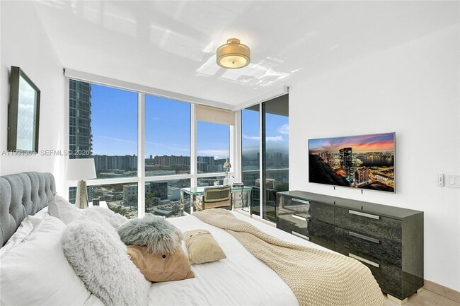 Building Photo - 18201 Collins Ave