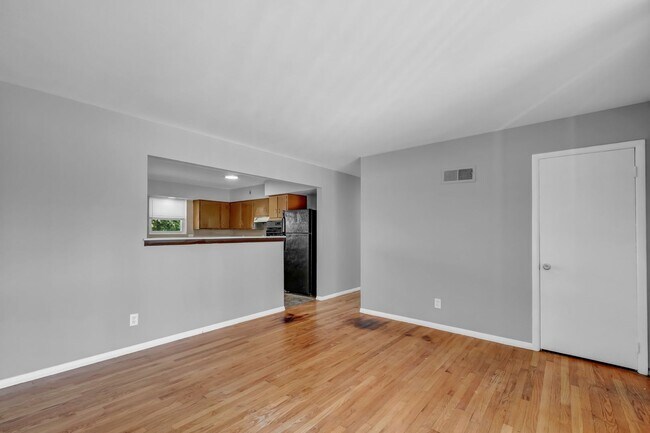 Building Photo - Spacious Single Family Home In Florissant with a Walk Out Basement!!