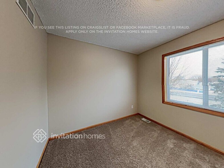 Building Photo - 1311 Creekside Dr