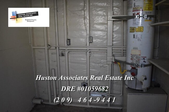 Building Photo - 2239 E Willow St