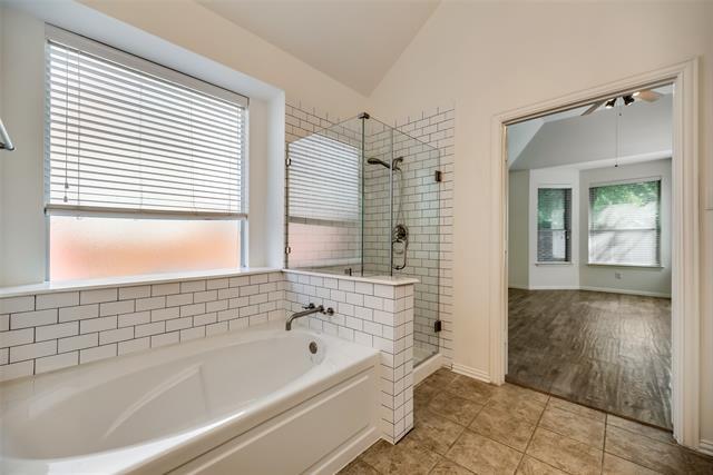Building Photo - 819 Rushmore Dr
