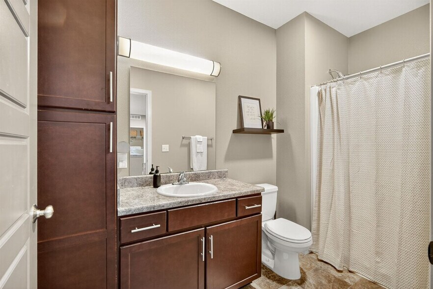 Building Photo - 8350 Cascade Ave