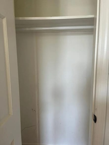 Building Photo - 5-7 Royalton Pl