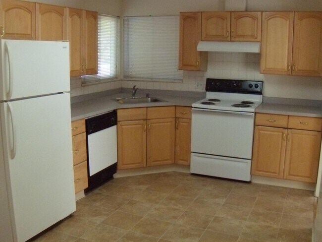 Building Photo - 10787 Willowbrook Way