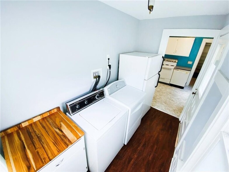 Building Photo - 222 Sanford St