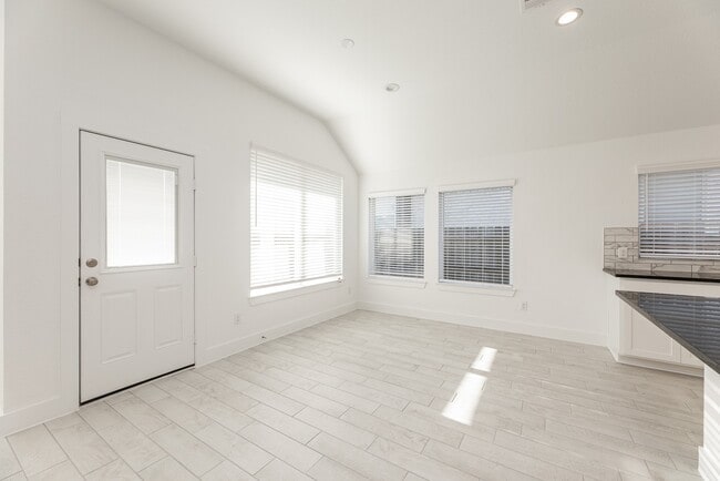 Building Photo - 4802 Seabourne Landing Dr