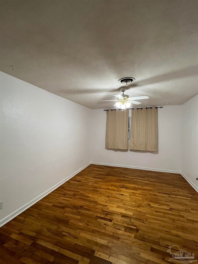 Building Photo - 5425 Westwood Dr