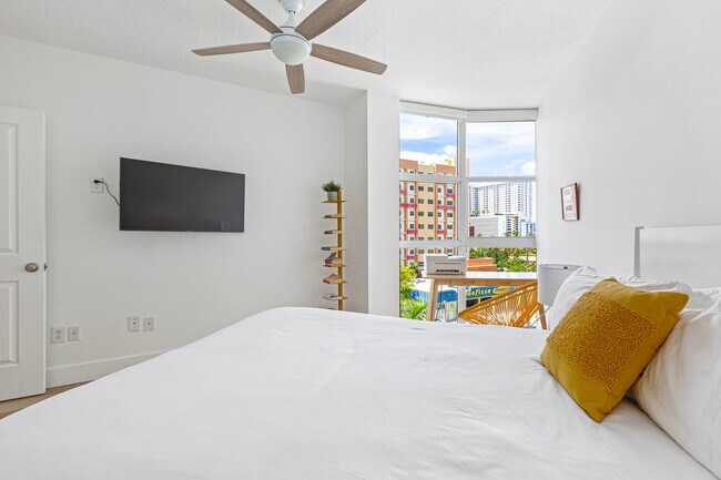 Building Photo - 600 S Dixie Hwy