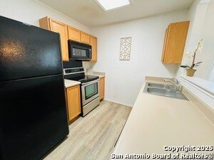 Building Photo - 7926 Cortland Oak