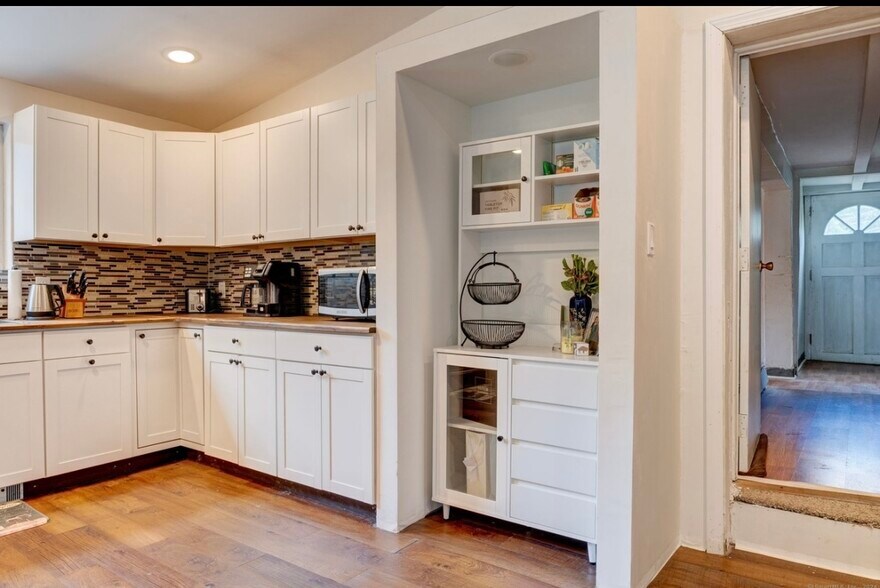 Kitchen - 541 Park Ave