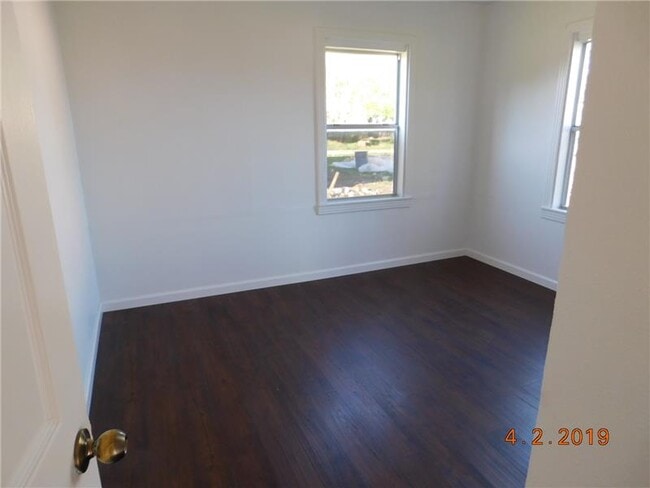 Building Photo - 407 North Dr