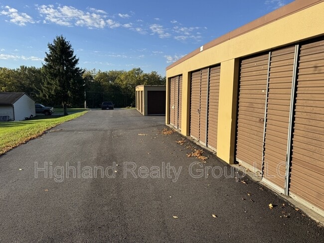 Building Photo - 3396 Mountain Rd