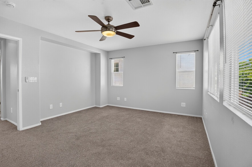 Building Photo - 10648 Bandera Mountain Ln